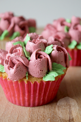 Cupcakes met rozen | HandmadeHelen