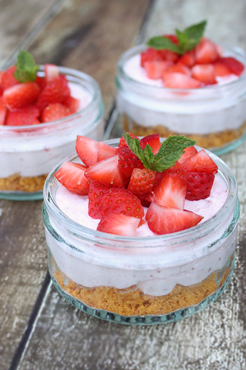 Aardbeien cheesecake glaasjes | HandmadeHelen