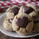 Pindakaas koekjes met chocolade hart